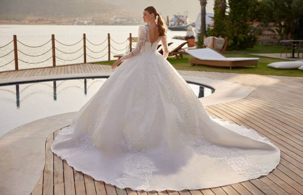 wholesale wedding dress manufacturer