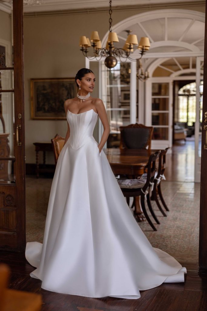 Couture Wedding Gown for Petite Brides Best 6 Models By Metropol Wedding Dress