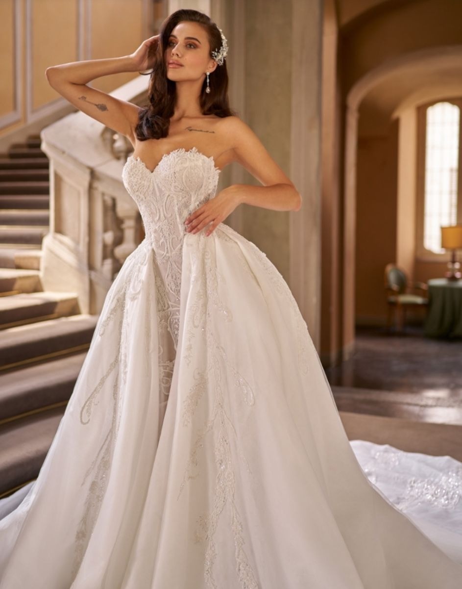 Elegant Beach Wedding Dresses London: Perfect for Coastal Weddings
