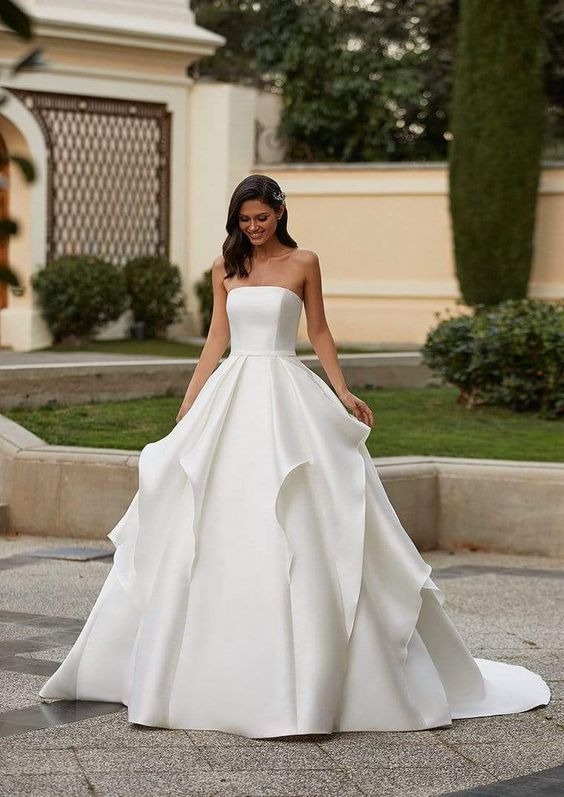 Luxury Bridal Gowns Made to Order for the United States 2 Top 10 Most Beautiful Wedding Gowns