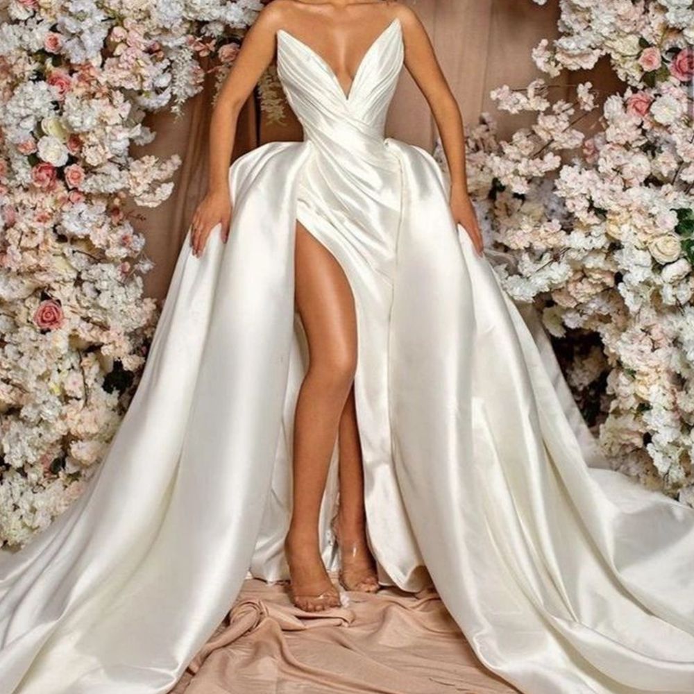 Maßgeschneiderte Luxus Brautkleider für stilvolle Hochzeiten 1 Luxuriose Hochzeitskleider in Massanfertigung Perfektion fur Ihren grosen Tag 1