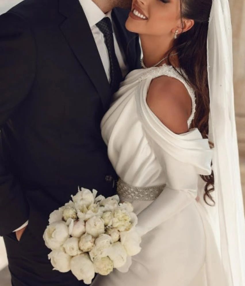 Brautkleid mit Ärmel Off Shoulder 2 Die schonsten Brautkleider der Promis