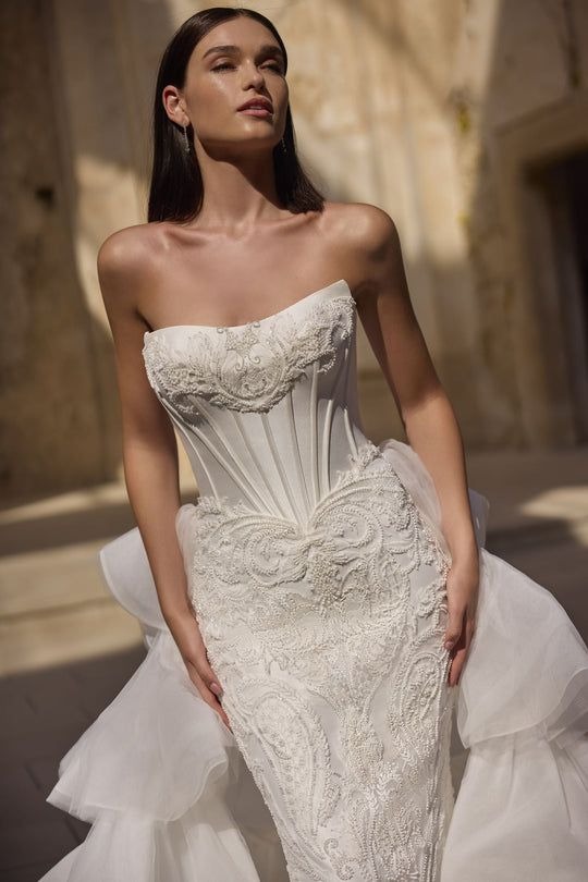 Elegante Designer Brautkleider nach Mass 2 Elegante Designer Brautkleider nach Mass 1