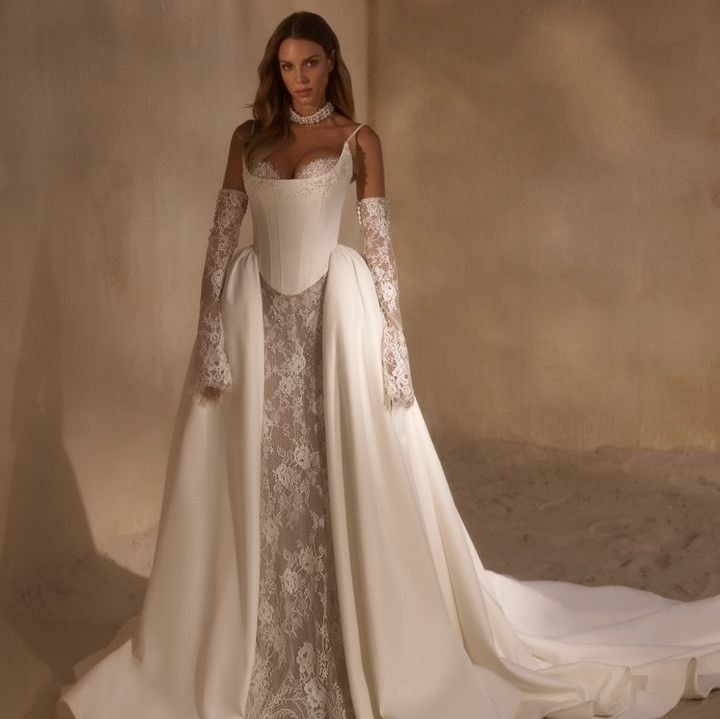 Wedding Dresses That Look Luxury Without the Luxury Price Tag 5 Luxury Looking Beach Wedding Dresses