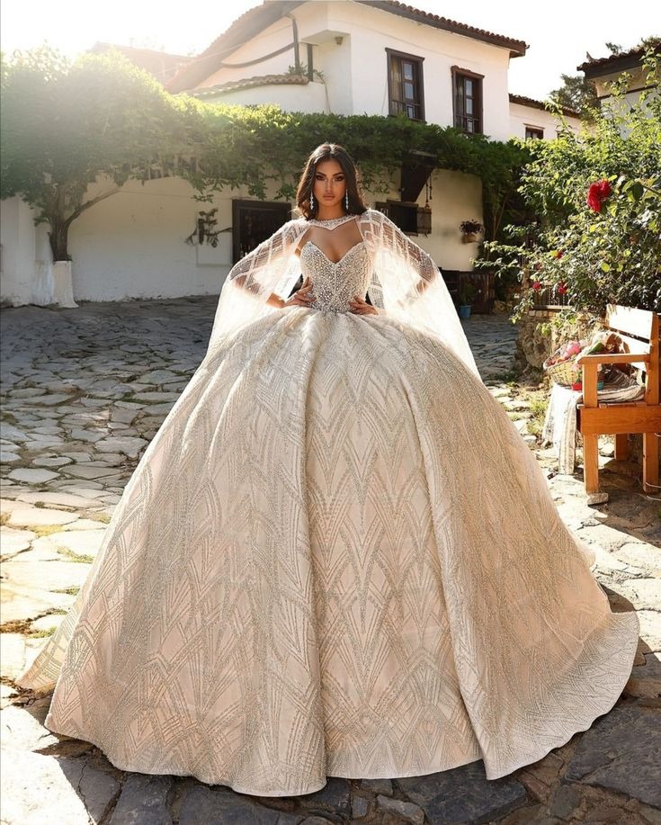 35 Timeless Wedding Dresses Still Love in 20 Years 2 Regal Ball Gowns
