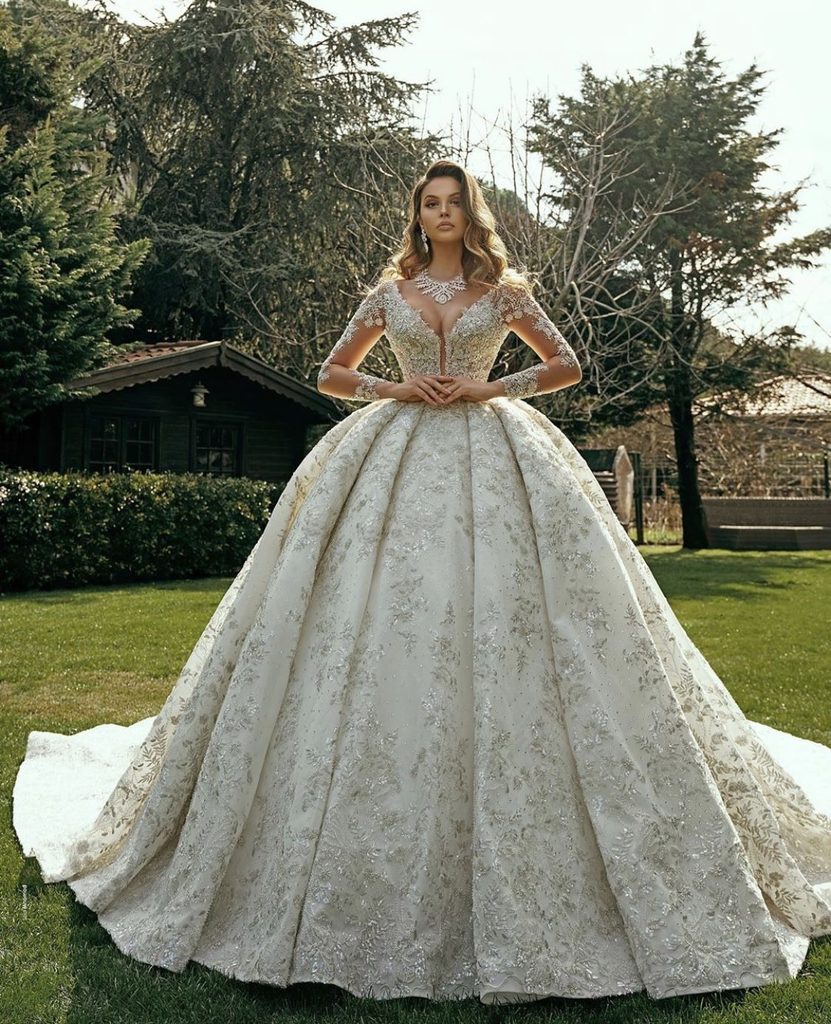 Was kostet ein maßgeschneidertes Brautkleid ab 1.000 Euro in Deutschland 4 maßgeschneidertes Hochzeitskleid Deutschland Preise