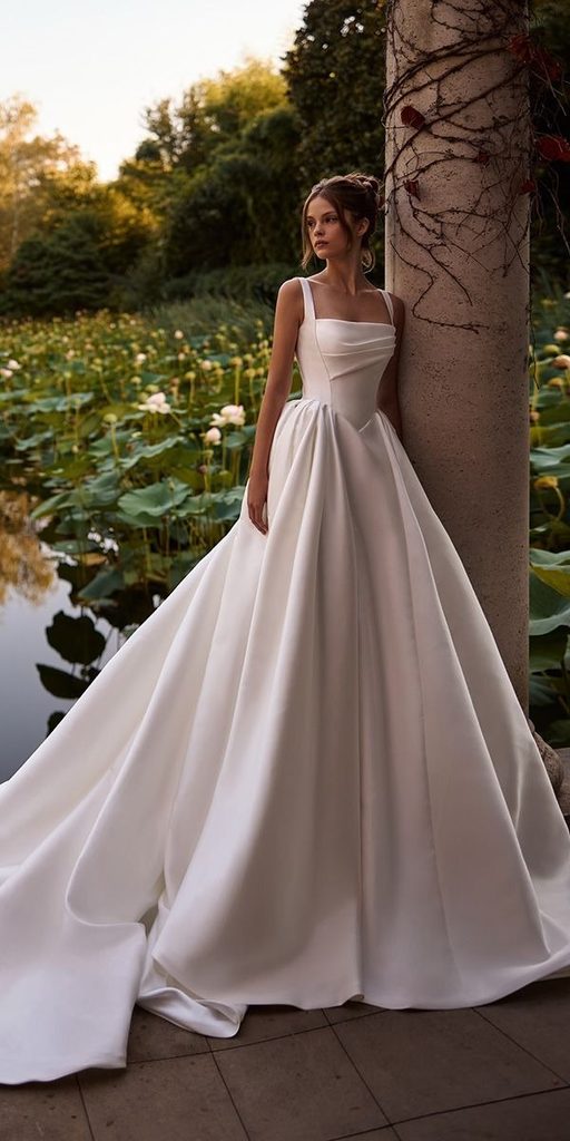 Dentelle satin ou tulle comment choisir le bon tissu 4 quand commander une robe de mariée personnalisée